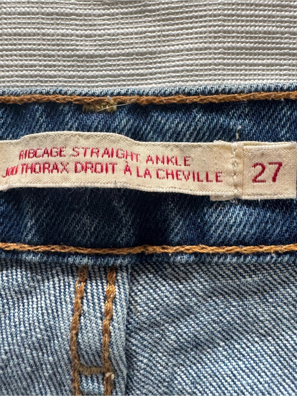 Levi's Women's Ribcage Straight Leg Ankle Jeans in Medium Blue Denim 27 - Picture 5 of 10